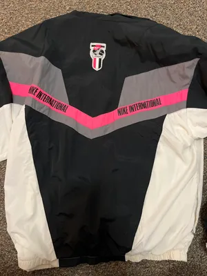 Nike International Jacket thumbnail 3