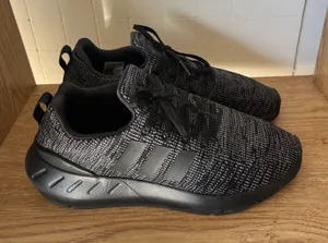 adidas Swift Run 22 Sz 7 Black Knit Athletic Sneakers Running Walking Fitness thumbnail 1