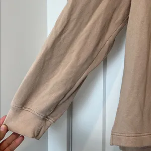 Old Navy women’s Beige Zip-Up Sweatshirt size large. thumbnail 6