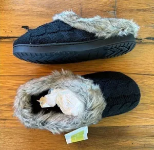 Ultra Ideas Black And Brown Fuzzy Slippers Size Large 9-10 NWT thumbnail 1