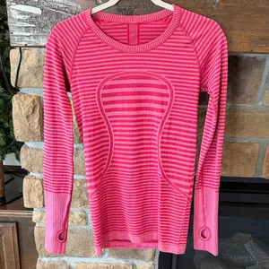 Lululemon Swiftly Tech Long Sleeve Crewneck Top thumbnail 2