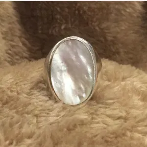 Vintage Mother of Pearl Sterling Silver Wide Band Cocktail Ring Sz 8 thumbnail 8