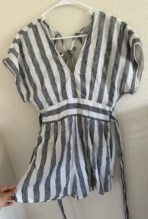 American Eagle Outfitters Jumper thumbnail 1