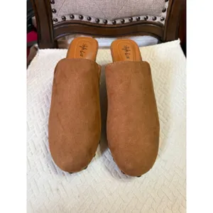 Style & Co Womens Tan Faux Suede Studded Clog Mules Wood Block Heel Size 11M thumbnail 2
