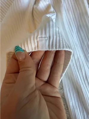 Lululemon jacket thumbnail 4