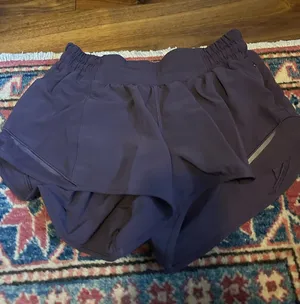 Lululemon Hotty Hot Shorts 2.5" Low-Rise thumbnail 1