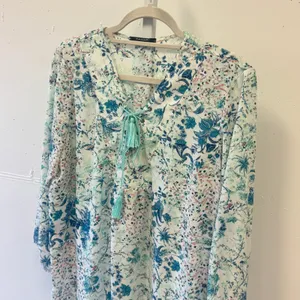 Tahari Cottagecore Floral Paisley Lace Up Tassel Blouse Blue Teal White Boho thumbnail 3