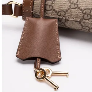 GUCCI Padlock medium GG logo supreme shoulder bag thumbnail 3