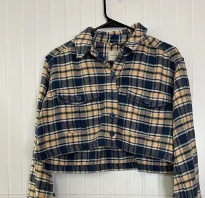 American Eagle Outfitters Cropped Plaid Shacket Size Small thumbnail 1