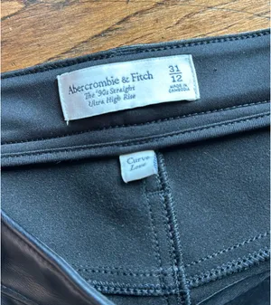 Abercrombie Curve Love ‘90s Straight Ultra High Rise Vegan Leather Pant thumbnail 9