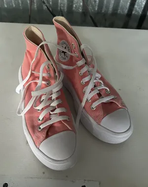 Converse High-Top Shoes thumbnail 1