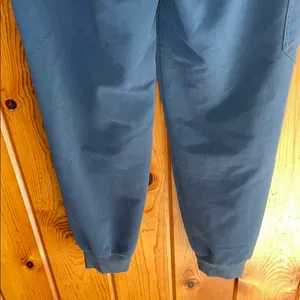 FIGS Navy Blue Jogger Pants pants XS Zamora tapered pants nurse scrubs doctor thumbnail 8