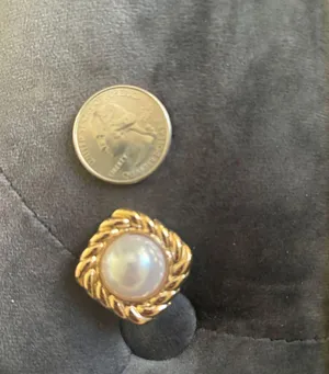 Lisa Says Gah Gold Large Pearl & Frame Button Earrings thumbnail 3