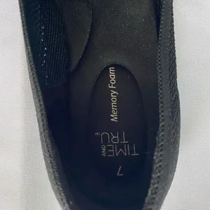 Black Knit Memory Foam Loafers Size 7 thumbnail 4