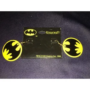 VTG DC Comic 1964 Rosecraft‎ Black Yellow Bat Symbol Batman Metal Earrings thumbnail 4
