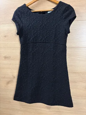 Kimchi Blue Black Textured Cap-Sleeve Super Mini Dress thumbnail 2
