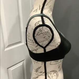 Nwot Vintage Green Velvet Bra‎ By Victorias Secret thumbnail 2