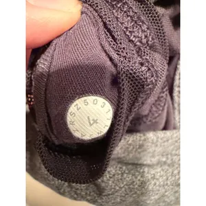 Lululemon Women’s Pullover Hoodie Size 4‎ Gray Modern Minimal Athleisure thumbnail 6