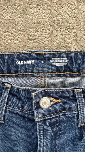 Old navy ultra high rise jeans thumbnail 3