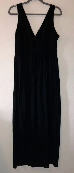 Old Navy Dress Black Sleeveless Maxi Dress Sz L GUC V Neck Surplice Neck thumbnail 1