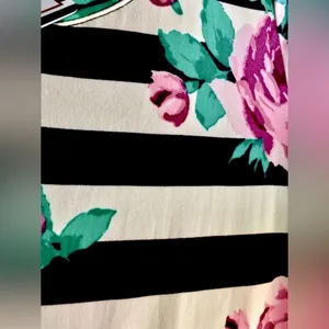 CELESTE “” Maxi Dress NWT! W/ Side Pockets!!🌸 thumbnail 9