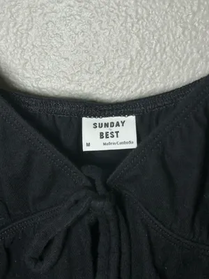 Aritzia Sunday Best Kaia Black Puff Sleeve Cropped Blouse Women’s Size Medium thumbnail 6