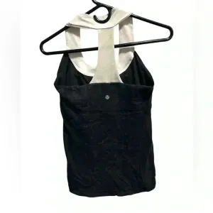 Lululemon Womens Scoop Neck Black Manifesto & White Tank Top Size 8 thumbnail 6