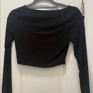 Pretty little thing long sleeve cropped top thumbnail 3