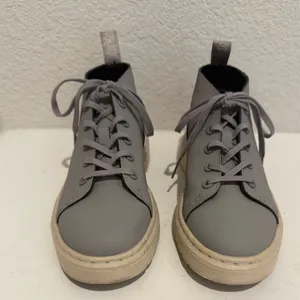 Dr. Martens Docs Baynes Chukka Boots Sneakers Grey Airwair Women Size 7 thumbnail 2