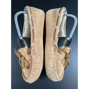 Minnetonka SKU 7672 Womens Moccasins Sheepskin Lined Slip On Shoes Size 10 thumbnail 2