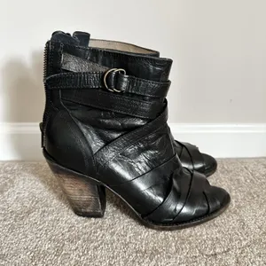 Freebird by Steven Joker Black Leather Heeled Booties Peeptoe Strappy Black Sz 9 thumbnail 3