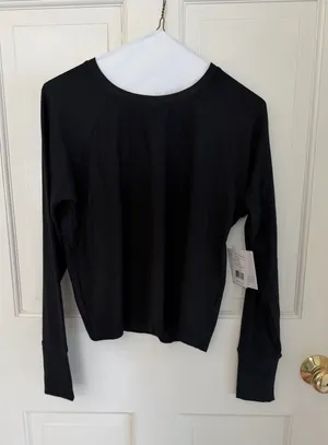 Beyond Yoga Dark Long Sleeve Activewear Top — XS NWT thumbnail 1