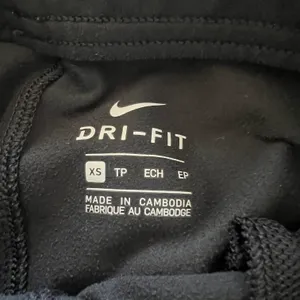 EUC  Dri-Fit Essential Warm Tapered Running Pants thumbnail 5
