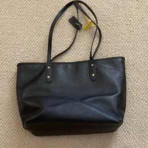 Coach Black Leather Tote Shoulder Bag Zip Top A1978-F58846 Strap Flaw GUC thumbnail 5
