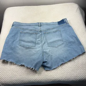 Abercrombie & Fitch The 4" High Rise Mom Short Distressed Cutoff Denim Plus Size thumbnail 6