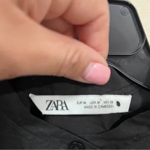 Zara Compare MINI DRESS M black EUC Black Mini Dress Eyelet Detail thumbnail 4
