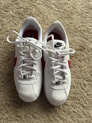 Nike Classic Cortez Leather in the White thumbnail 4