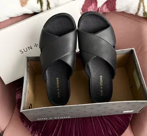 NIB Crisscross Slide Sandal 6 Black thumbnail 1