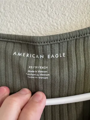 NWT American Eagle Outfitters Olive Green Ribbed Notch V-Neck Tank thumbnail 2