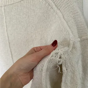 Free People Cream V-Neck Sweater ***small hole in armpit area in last pic**** thumbnail 7