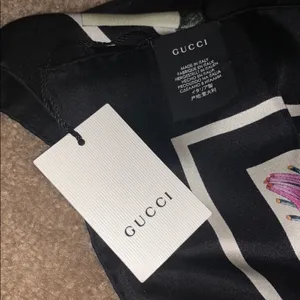 NWT Gucci Silk Scarf with Floral Print thumbnail 8