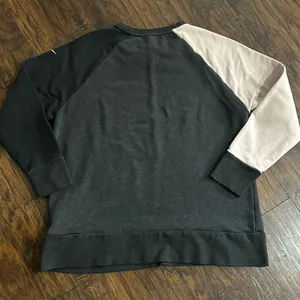 Women’s Nike dri fit Black and‎ Gray Crewneck Sweater large thumbnail 6