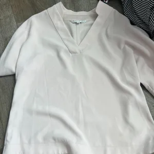 Trina‎ Turk medium blouse thumbnail 1