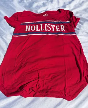 Hollister red easy tee  thumbnail 1