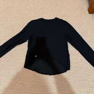 Lululemon Black Longsleeve thumbnail 2