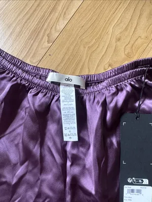 ALO Yoga Silk Luminous Short thumbnail 3