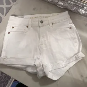 American Eagle white jean shorts thumbnail 1