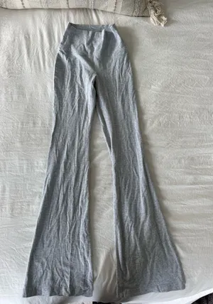 Aritzia TNA Flare Leggings thumbnail 1