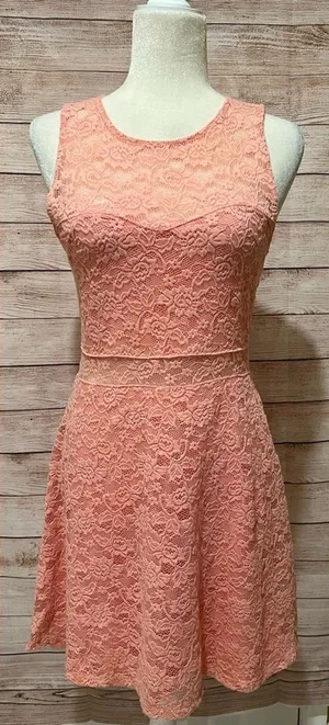 Garage Lace Peekaboo peach Dress size medium thumbnail 1