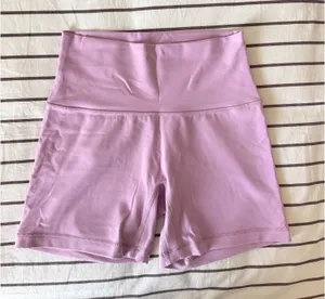 Aritzia Biker Shorts 5" (size 6) thumbnail 1
